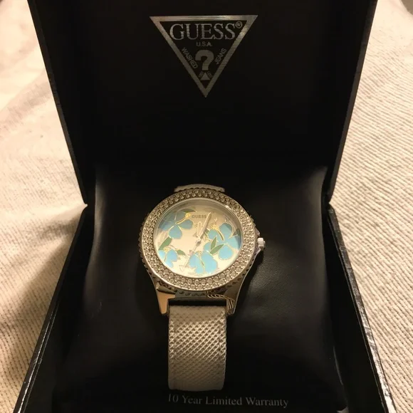 GUESS Ladies Watch - Picture 3 of 7